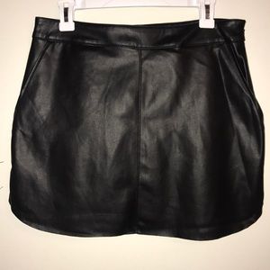 Faux leather mini skirt